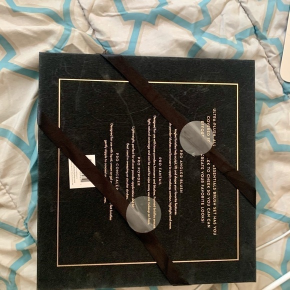 Rise and sparkle gift brush set - Picture 2 of 3